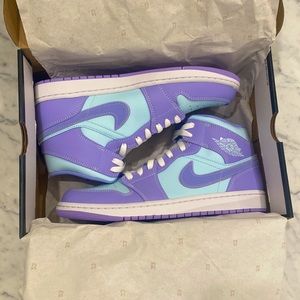 Air Jordan 1 Mid Size 10.5 Azul Purple